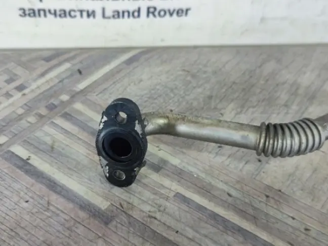 Трубка слива масла левая Range Rover Sport 3.0