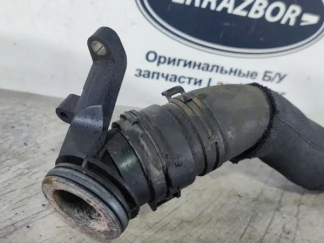 Патрубок охлаждения от блока Range Rover Sport 3.0