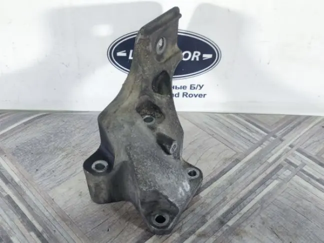 Кронштейн двигателя правый  DISCOVERY 4 3.0 306DT