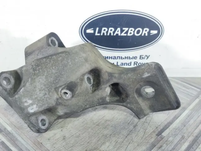 Кронштейн двигателя правый  DISCOVERY 4 3.0 306DT