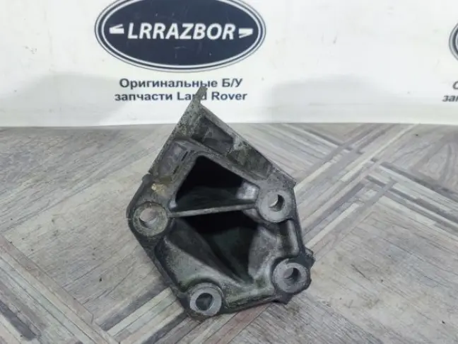 Кронштейн двигателя левый  DISCOVERY 4 3.0 306DT