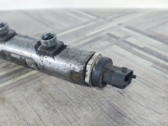 Рампа правая топливная DISCOVERY 3.0 306DT