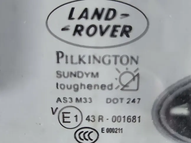 Форточка двери задней левой L319 Discovery