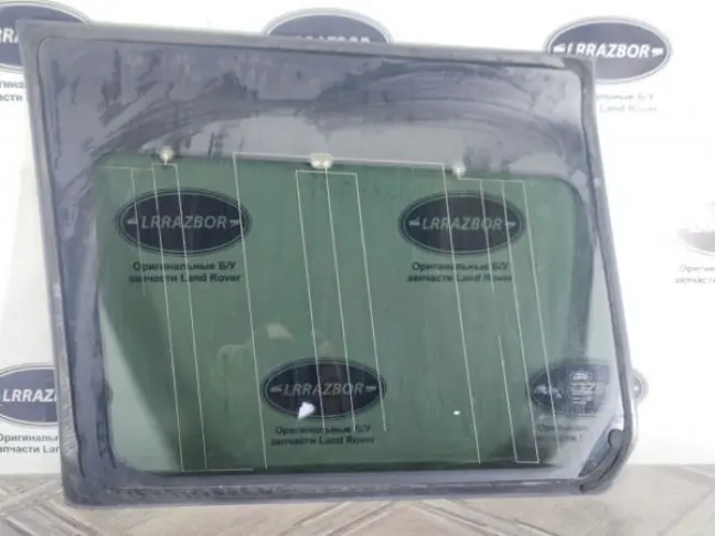 Стекло кузовное глухое правое DISCOVERY 3/4 L319