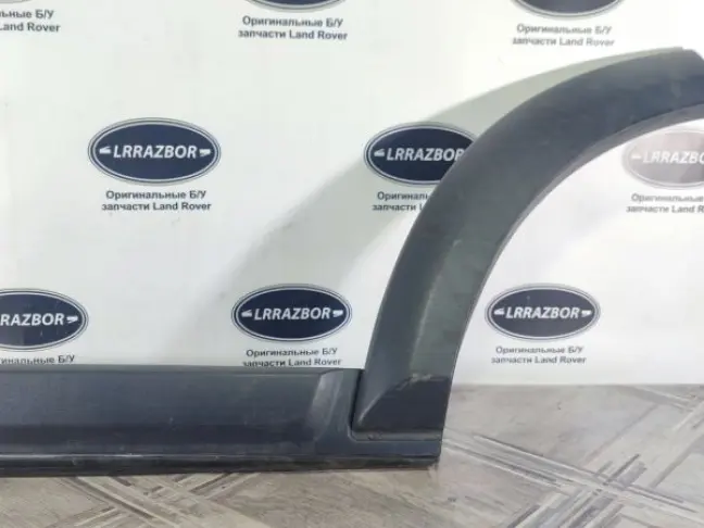 Молдинг двери задней левой DISCOVERY 3 L319 05-09
