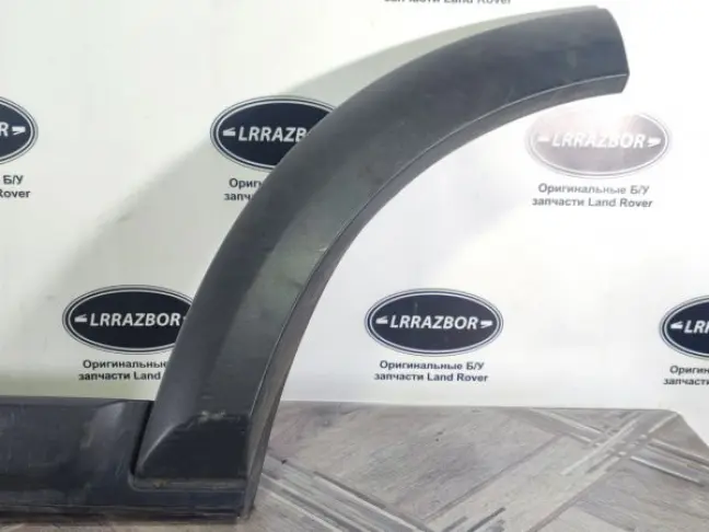 Молдинг двери задней левой DISCOVERY 3 L319 05-09