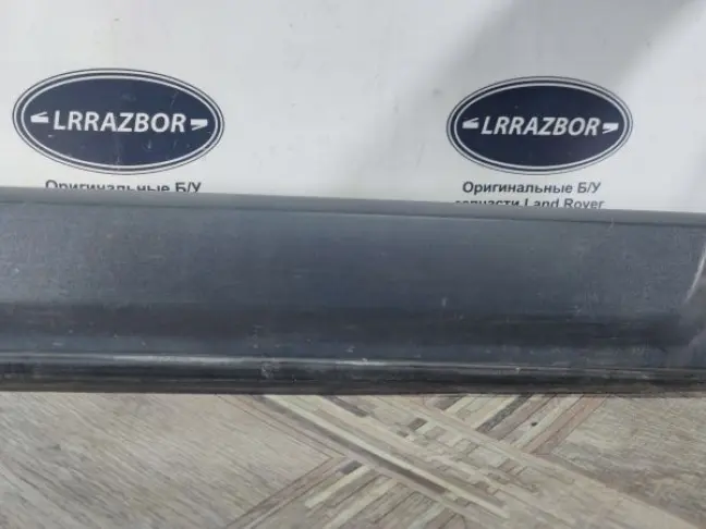 Молдинг двери задней левой DISCOVERY 3 L319 05-09