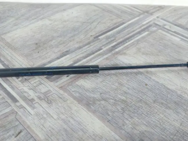 Амортизатор капота DISCOVERY 3/4 L319