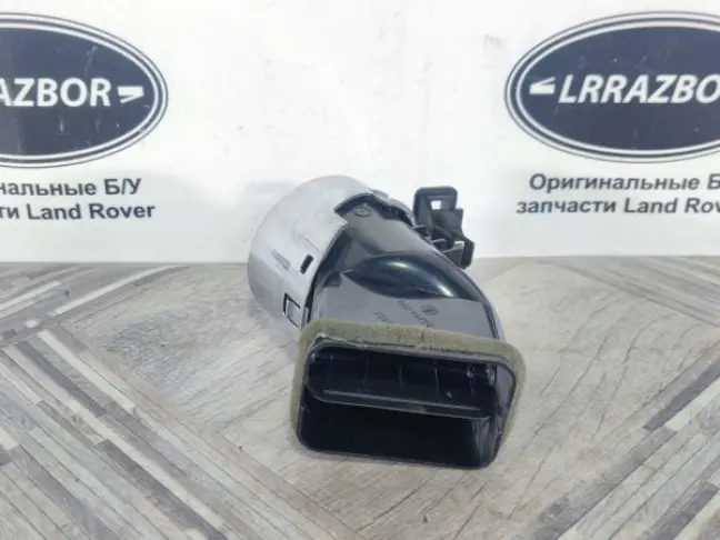 Дефлектор воздушный правый крайний Discovery 3
