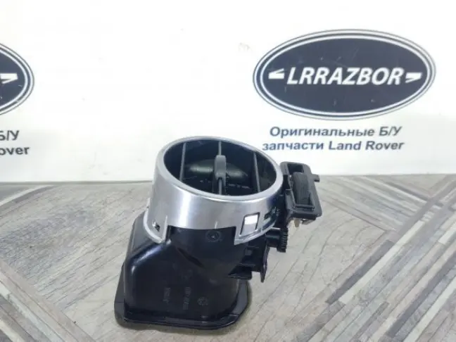 Дефлектор воздушный правый центральный Discovery 3