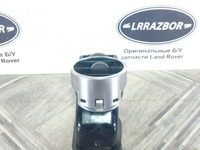 Дефлектор воздушный правый центральный Discovery 3