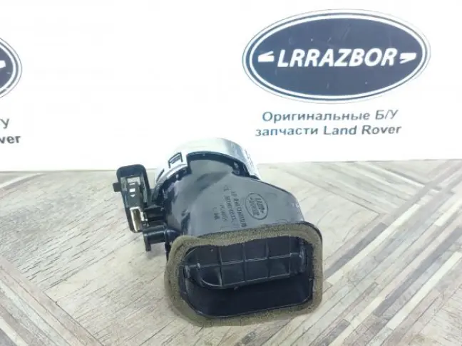 Дефлектор воздушный правый центральный Discovery 3