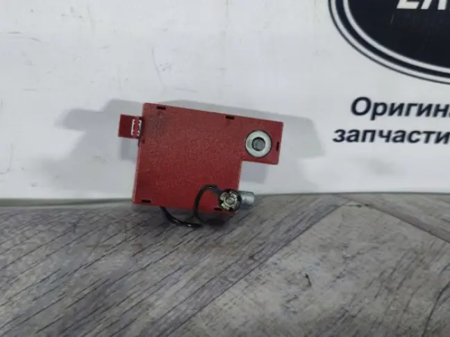 Антенна усилитель DISCOVERY 3 L319  2005 - 2009