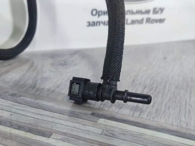 Трубка топливная Land Rover DISCOVERY 4 L319 09-12