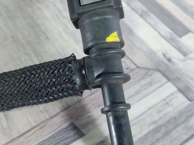 Трубка топливная Land Rover DISCOVERY 4 L319 09-12