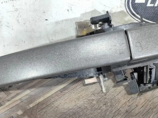 Ручка двери передней левой DISCOVERY 4 L319 09-12