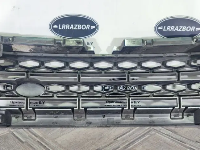Решетка радиатора  DISCOVERY 4 L319 3.0
