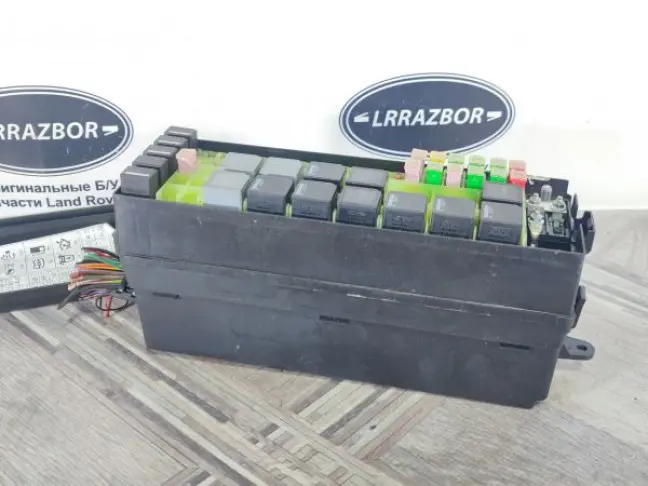 Блок предохранителей под капот DISCOVERY 4 L319