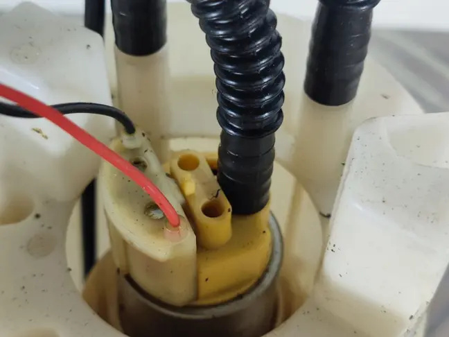 Топливный насос в бак DISCOVERY 3 L319