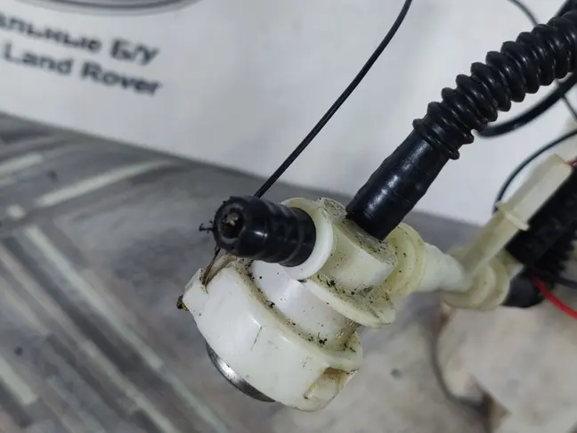 Топливный насос в бак DISCOVERY 3 L319
