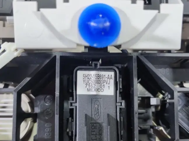 Плафон салонный Land Rover DISCOVERY 3 L319 05-09