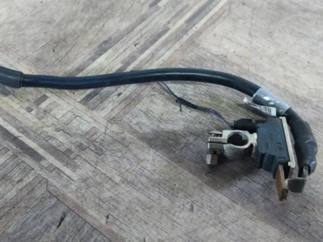 Клемма отрицательная минус Discovery 4 L319