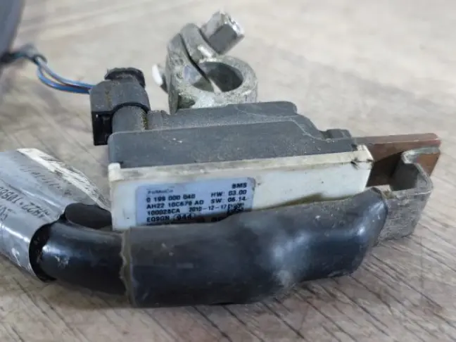 Клемма отрицательная минус Discovery 4 L319