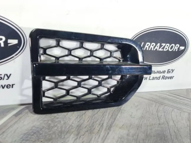 Решетка в крыло правая DISCOVERY 3 L319 05-09