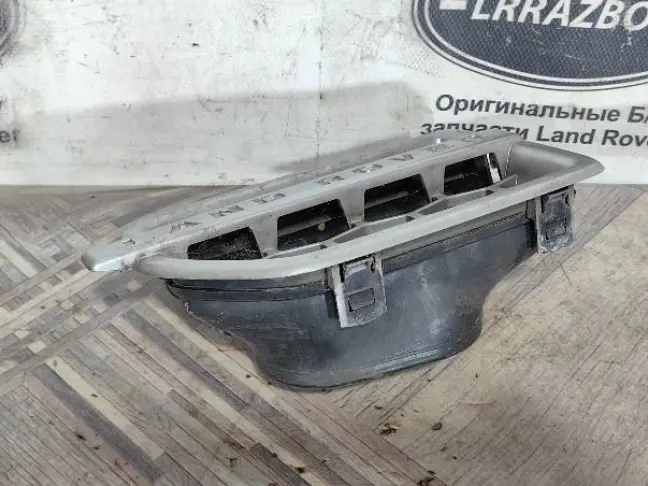Решетка жабра левая Land Rover Discovery 4