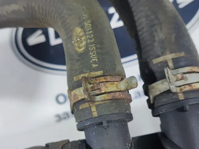 Патрубок радиатора нижний Range Rover 4.2 428PS