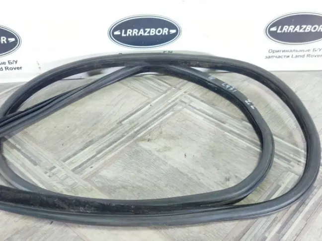 Уплотнитель двери Range Rover Sport L320 2005-2013
