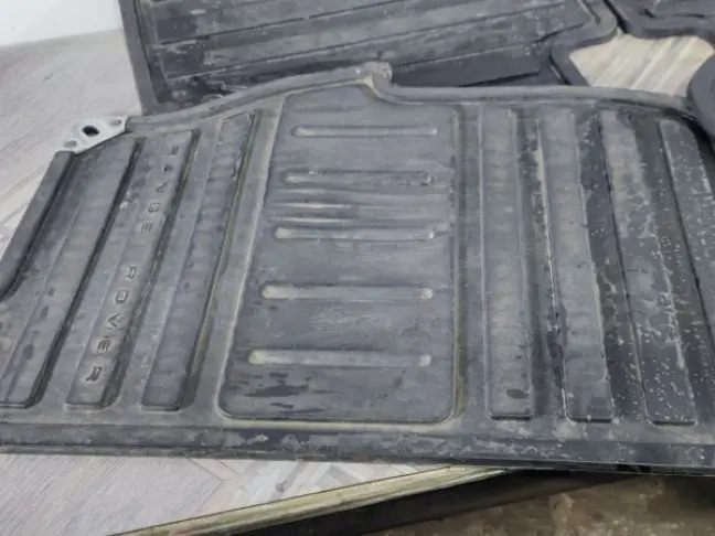 Коврик салона правый руль Range Rover L320