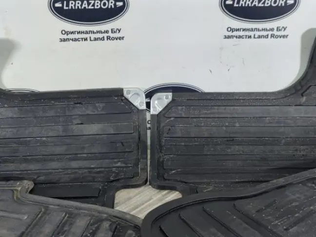 Коврик салона правый руль Range Rover L320