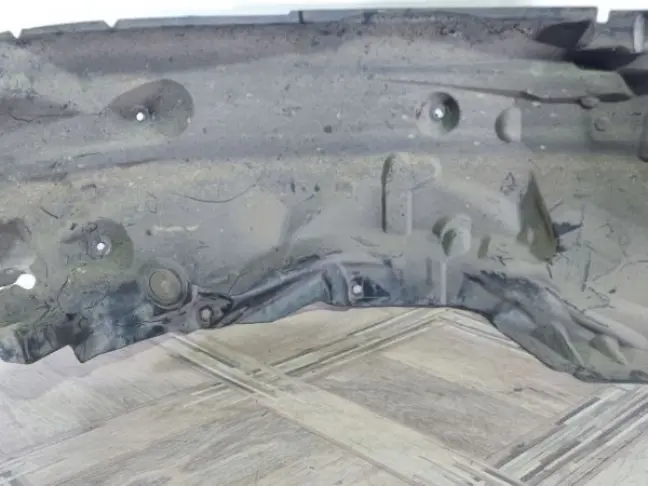 Подкрылок передний правый Range Rover Sport L320