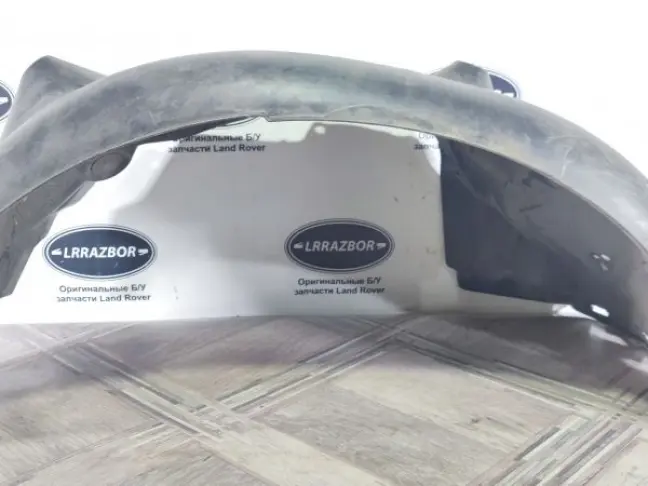 Подкрылок передний правый Range Rover Sport L320