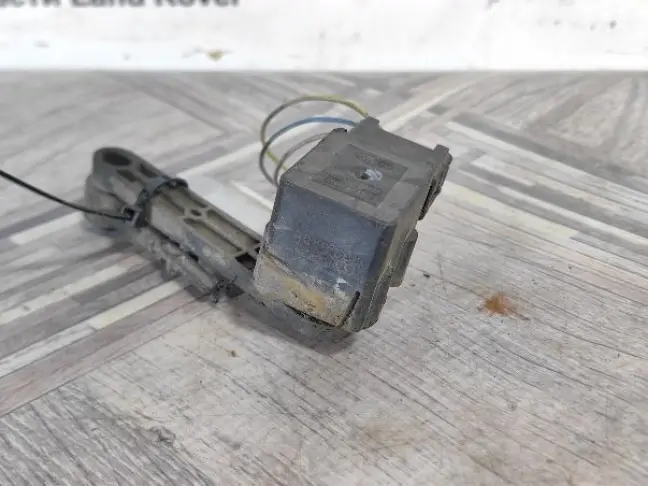 Датчик задний правый кузова Rang Rover Sport L320