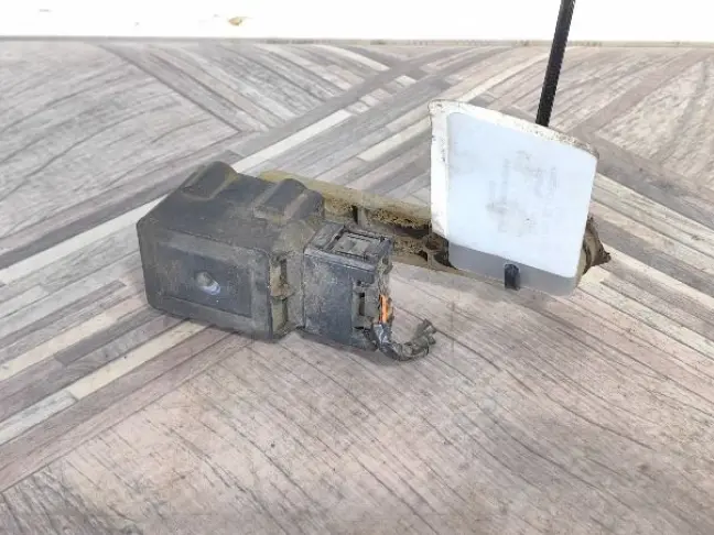 Датчик задний левый кузова Range Rover Sport L320