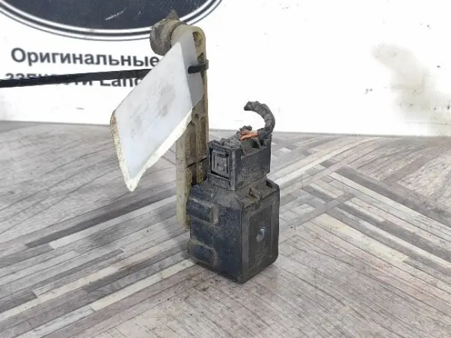 Датчик задний левый кузова Range Rover Sport L320