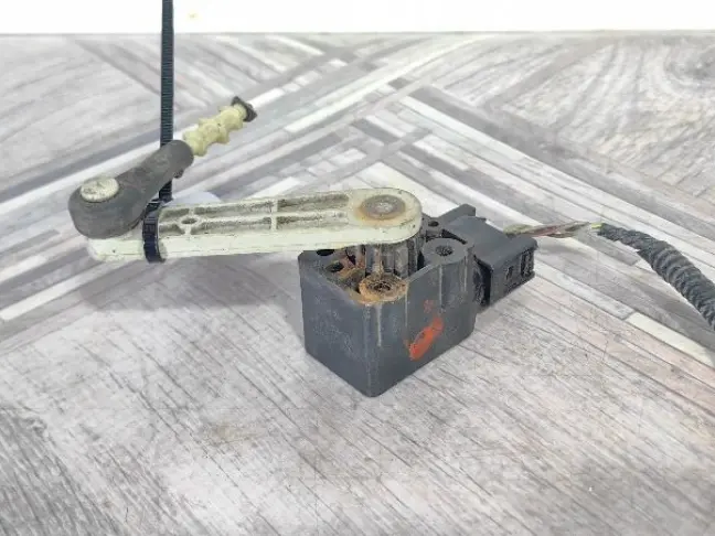 Датчик положения кузова передний RRS L320 дорест