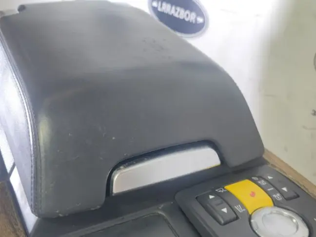 Консоль холодильник Range Rover Sport L320