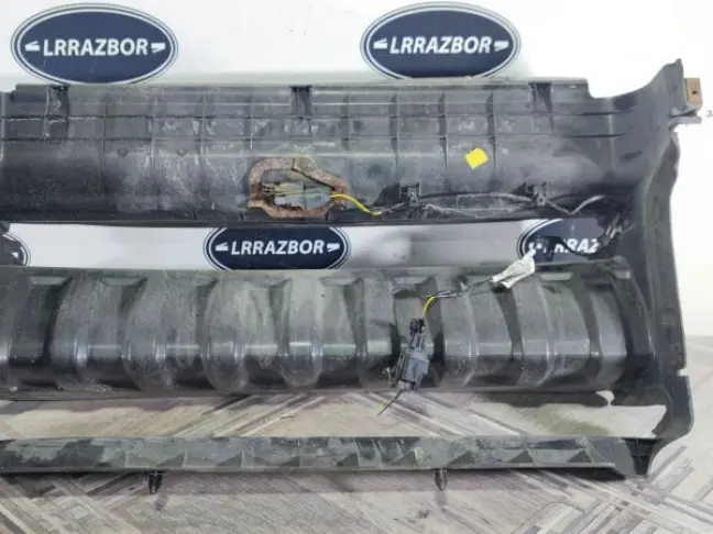 Диффузор центральный Range Rover L320 05-09