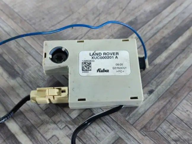 Антенна усилитель DISCOVERY 3 L319  2005 - 2009