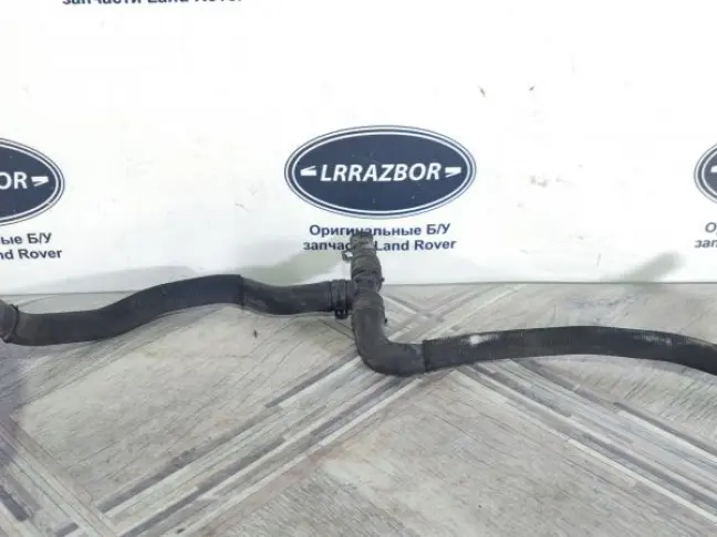 Патрубок помпы Range Rover 4.2 428PS