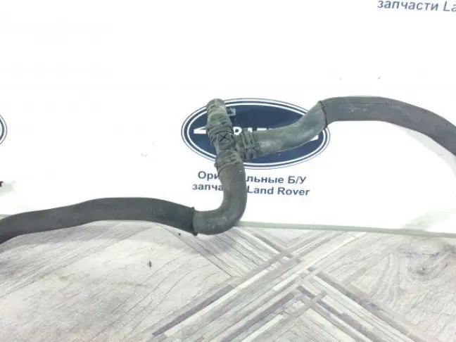 Патрубок помпы Range Rover 4.2 428PS