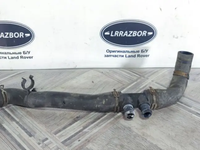 Патрубок радиатора нижний Range Rover 4.2 428PS