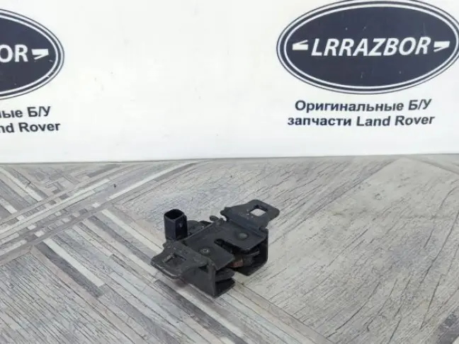 Замок капота правый Land Rover Sport L320 05-13