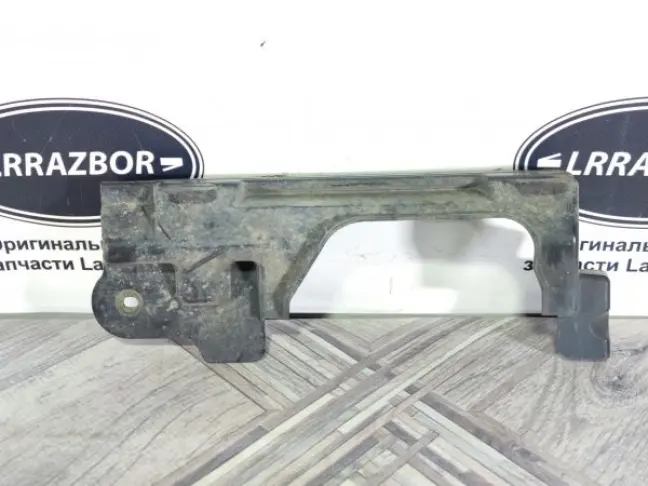 Кронштейн заднего бампера правый Sport L320