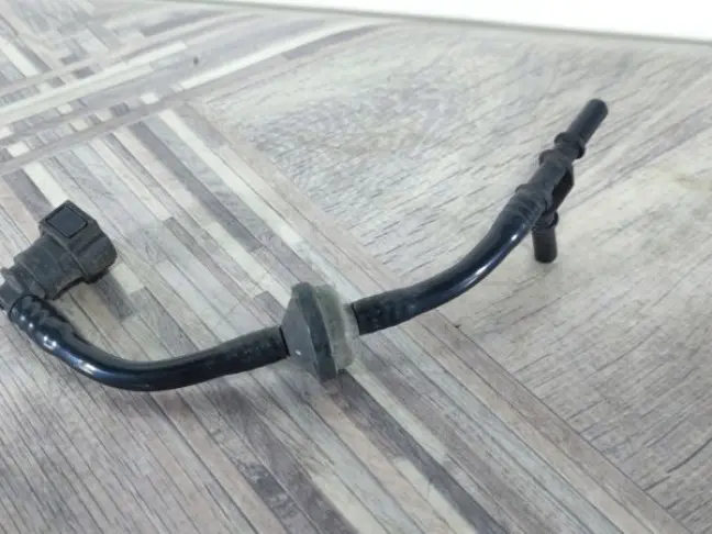 Трубка ваккумная Range Rover Sport L320 05-09 4.2