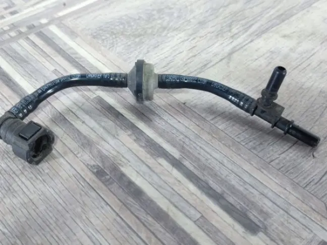 Трубка ваккумная Range Rover Sport L320 05-09 4.2