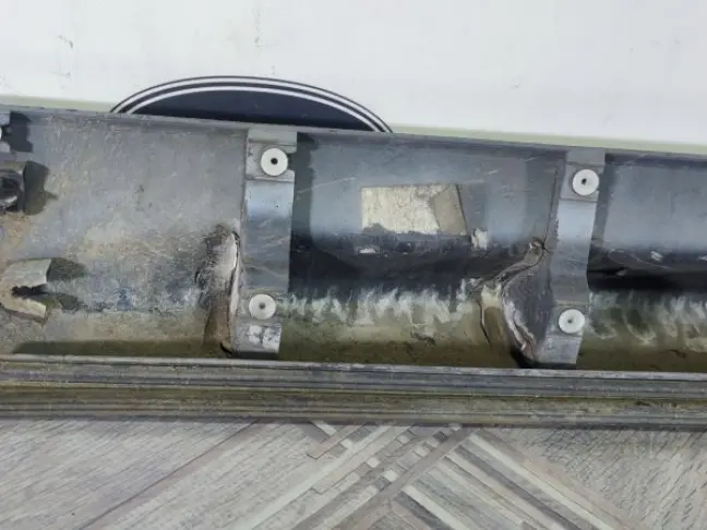 Молдинг передний правый  Range Rover Sport L320